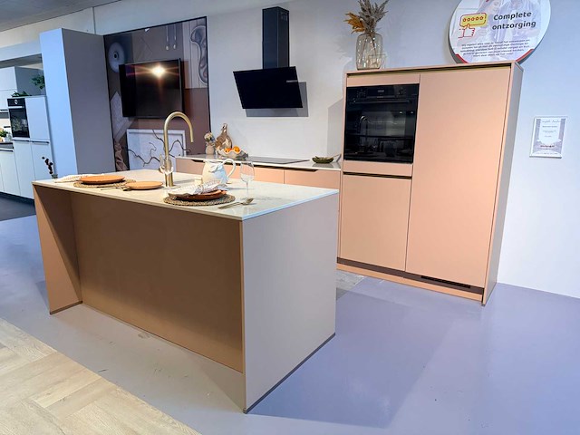 Nobilia - showroomkeuken met bosch apparatuur - afbeelding 1 van  35