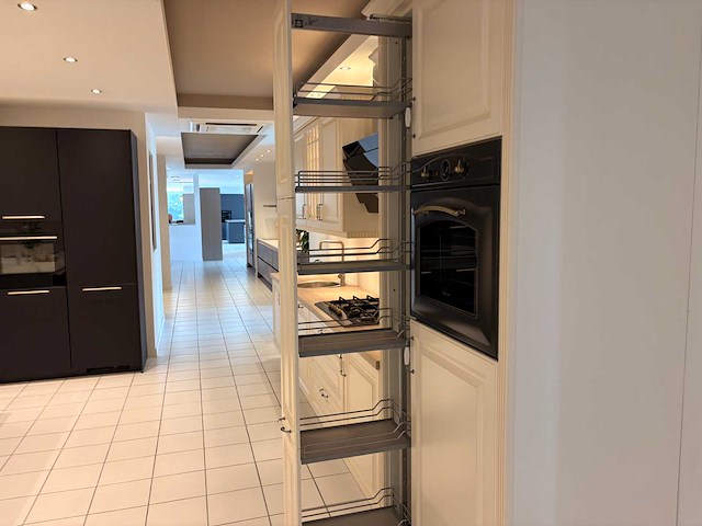 Nobilia - showroomkeuken met faber/m system apparatuur - afbeelding 2 van  36