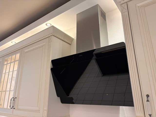 Nobilia - showroomkeuken met faber/m system apparatuur - afbeelding 19 van  36