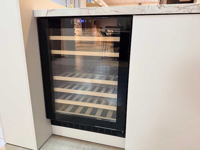 Nobilia - showroomkeuken met frilec apparatuur - afbeelding 35 van  46