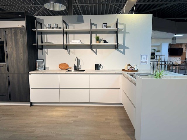 Nobilia - showroomkeuken met frilec apparatuur - afbeelding 42 van  46