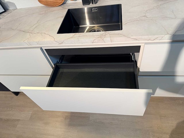 Nobilia - showroomkeuken met frilec apparatuur - afbeelding 19 van  46