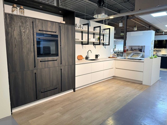 Nobilia - showroomkeuken met frilec apparatuur - afbeelding 12 van  46