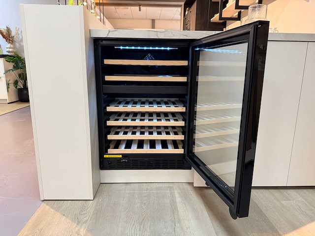 Nobilia - showroomkeuken met frilec apparatuur - afbeelding 37 van  46