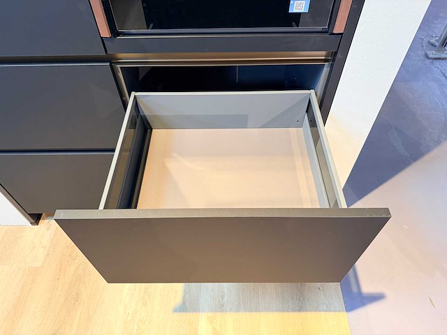 Nobilia - showroomkeuken met neff apparatuur - afbeelding 14 van  22
