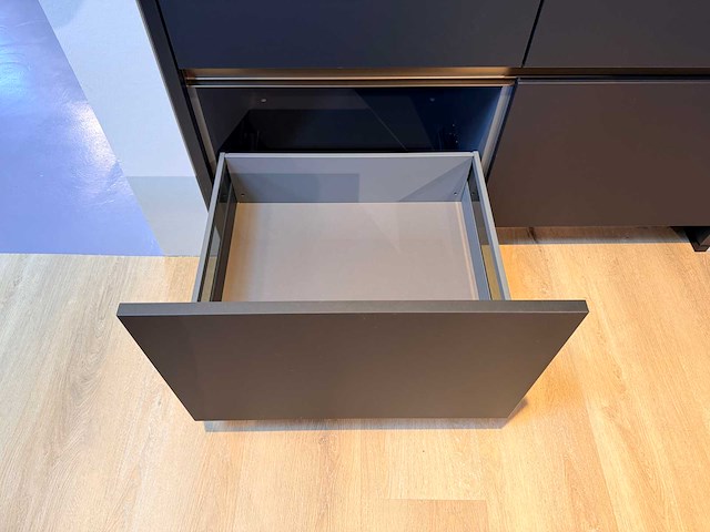 Nobilia - showroomkeuken met neff apparatuur - afbeelding 20 van  39