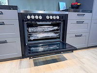 Nobilia - showroomkeuken met pelgrim apparatuur - afbeelding 17 van  37