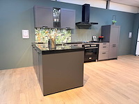 Nobilia - showroomkeuken met pelgrim apparatuur - afbeelding 12 van  37