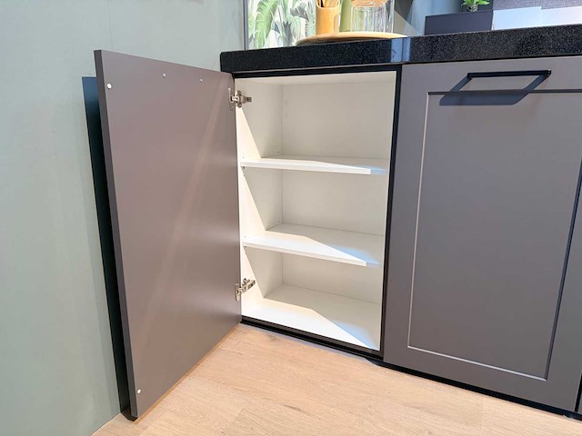 Nobilia - showroomkeuken met pelgrim apparatuur - afbeelding 32 van  37