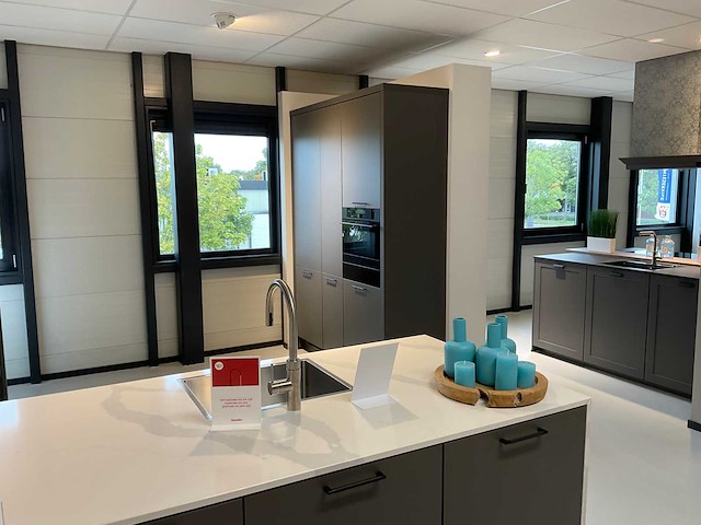 Nobilia - showroomkeuken met pelgrim apparatuur - afbeelding 8 van  20