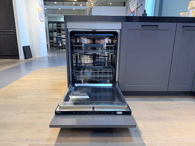 Nobilia - showroomkeuken met pelgrim apparatuur - afbeelding 2 van  37