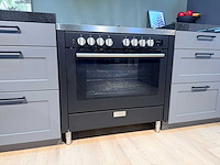 Nobilia - showroomkeuken met pelgrim apparatuur - afbeelding 16 van  37