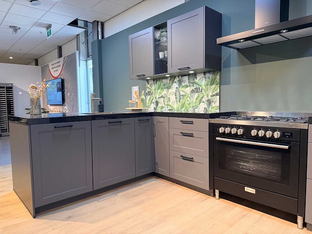 Nobilia - showroomkeuken met pelgrim apparatuur - afbeelding 36 van  37
