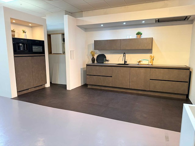 Nobilia - showroomkeuken met pelgrim apparatuur - afbeelding 1 van  37