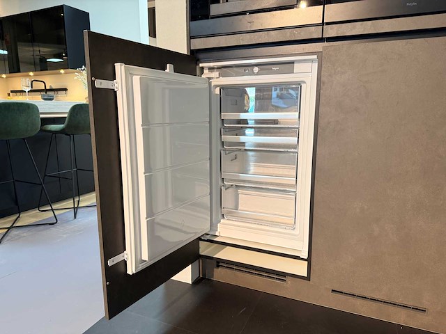 Nobilia - showroomkeuken met pelgrim apparatuur - afbeelding 15 van  37