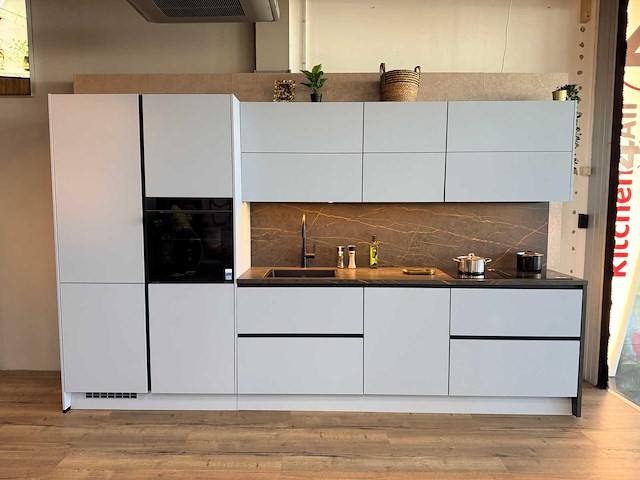 Nobilia - showroomkeuken met siemens studioline apparatuur - afbeelding 1 van  32
