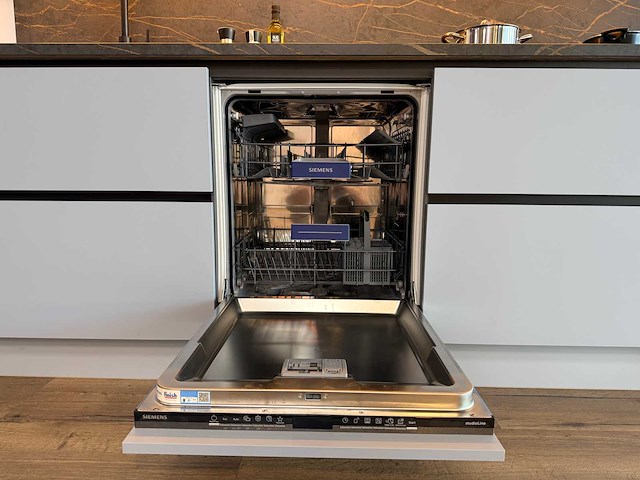 Nobilia - showroomkeuken met siemens studioline apparatuur - afbeelding 14 van  32