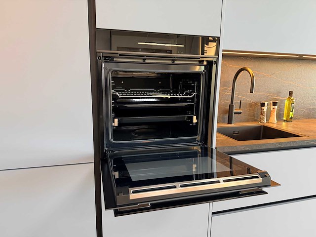 Nobilia - showroomkeuken met siemens studioline apparatuur - afbeelding 2 van  32