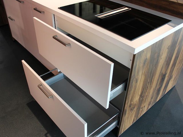 Nobilia 11 eilandkeuken met apparatenwand senso - afbeelding 32 van  32