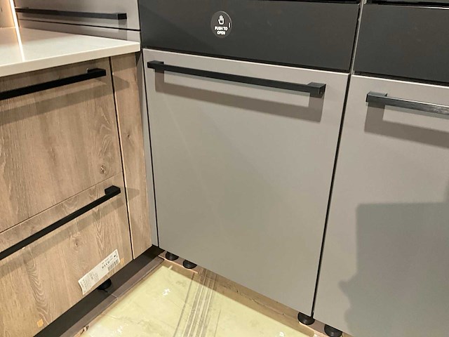 Nobilia cortona keukeneiland met achterwand - afbeelding 38 van  65