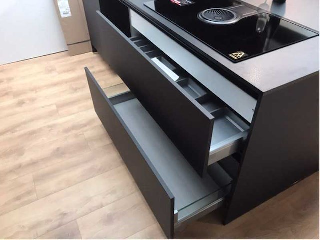 Nobilia easytouch zwart eiland keuken - afbeelding 10 van  29