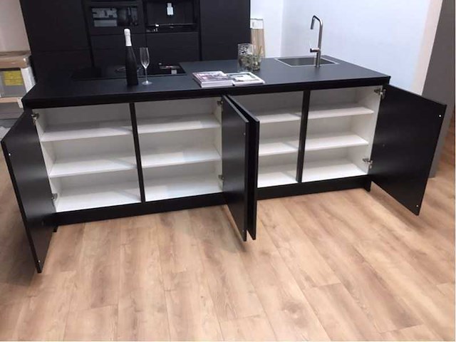 Nobilia easytouch zwart eiland keuken - afbeelding 3 van  22