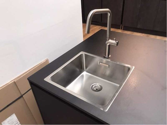 Nobilia easytouch zwart eiland keuken - afbeelding 24 van  29