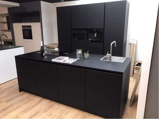 Nobilia easytouch zwart eiland keuken - afbeelding 11 van  22