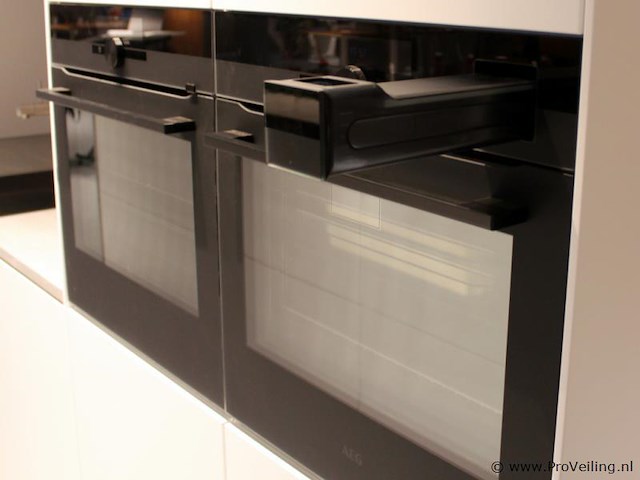 Nobilia eilandkeuken met apparatenwand touch - afbeelding 29 van  43