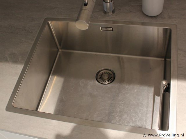 Nobilia eilandkeuken met apparatenwand touch - afbeelding 35 van  43