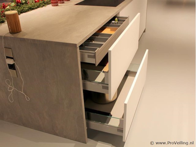 Nobilia eilandkeuken met apparatenwand touch - afbeelding 41 van  43