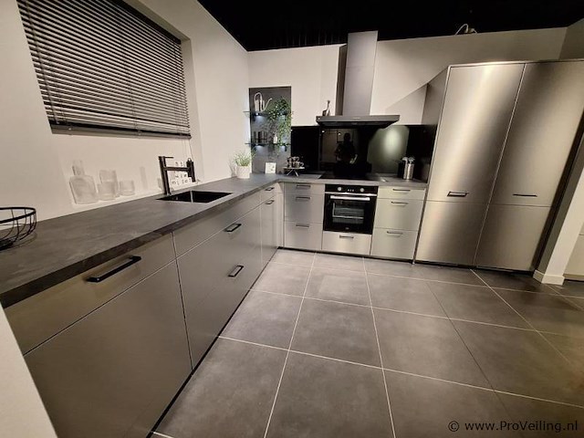 Nobilia inox - hoekkeuken - afbeelding 4 van  11