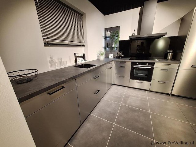Nobilia inox - hoekkeuken - afbeelding 5 van  11