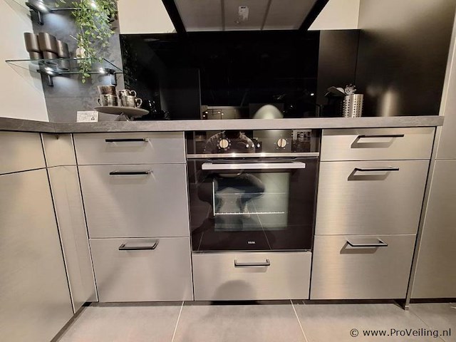Nobilia inox - hoekkeuken - afbeelding 8 van  11