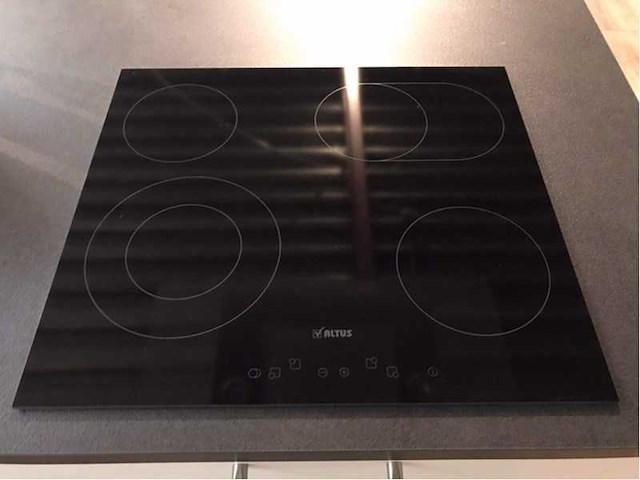 Nobilia laser mat wit eiland keuken - afbeelding 1 van  12