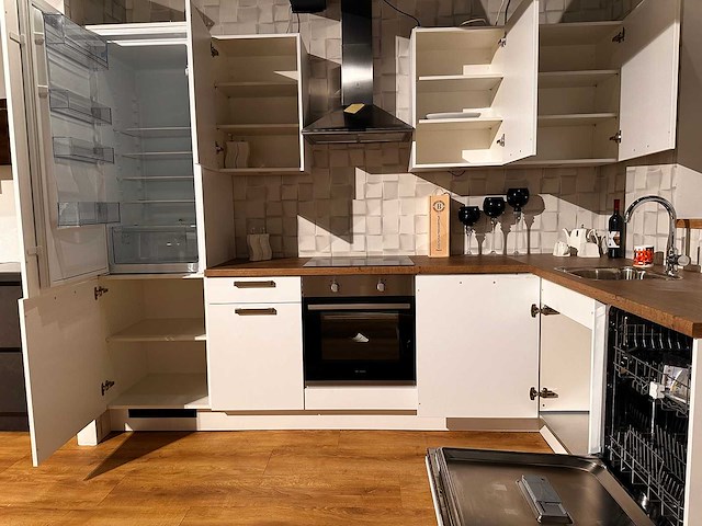 Nobilia laser mat wit hoek keuken - afbeelding 19 van  22