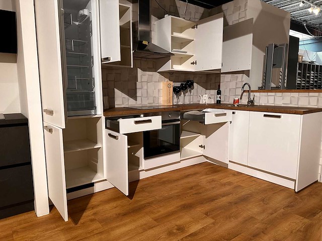 Nobilia laser mat wit hoek keuken - afbeelding 15 van  25