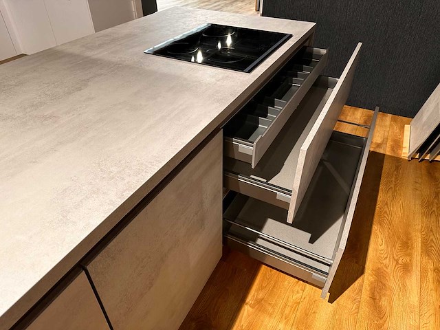 Nobilia riva decor beton grijs eiland keuken - afbeelding 15 van  21