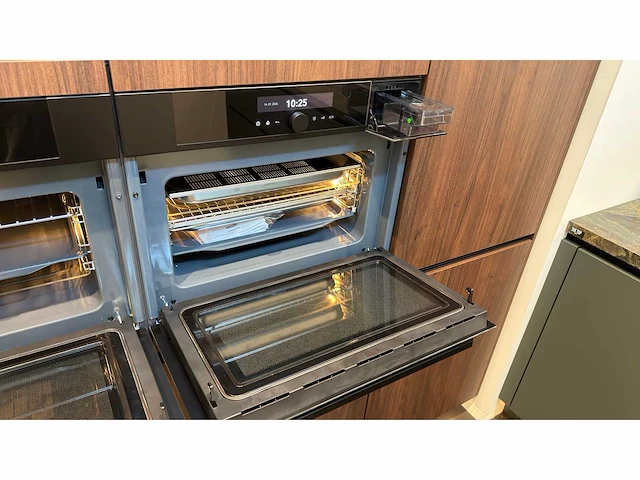Nobilia riva/easytouch notenhout/mineraalgroen - showroom keuken - afbeelding 2 van  11