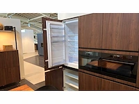 Nobilia riva/easytouch notenhout/mineraalgroen - showroom keuken - afbeelding 3 van  11
