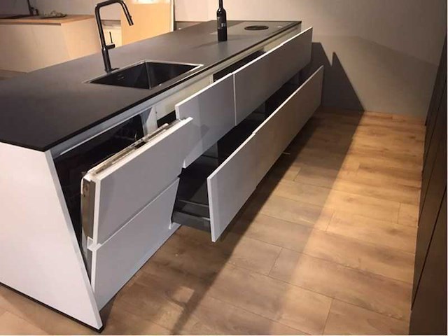Nobilia structura eiken nero met wit eiland keuken - afbeelding 5 van  20