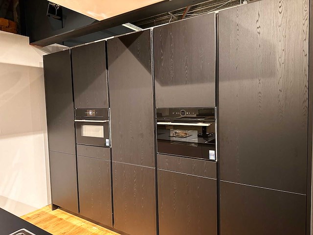 Nobilia structura eiken nero met wit eiland keuken - afbeelding 2 van  20