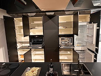 Nobilia structura eiken nero met wit eiland keuken - afbeelding 2 van  19