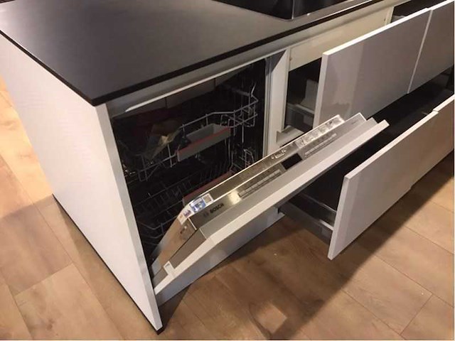 Nobilia structura eiken nero met wit eiland keuken - afbeelding 10 van  29