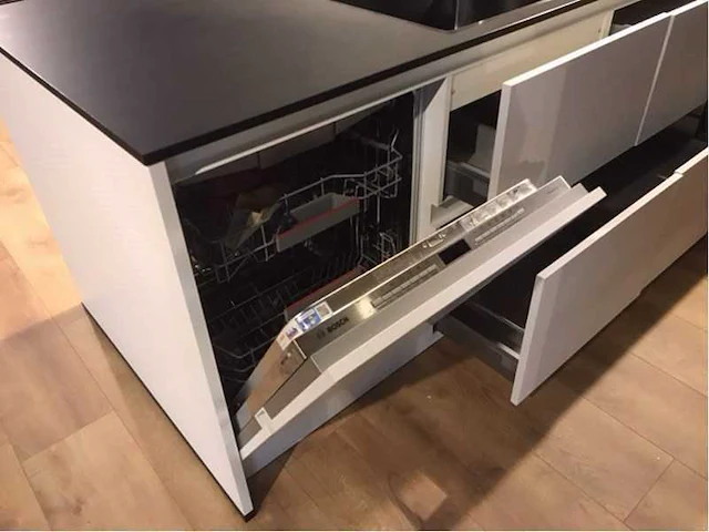 Nobilia structura eiken nero met wit eiland keuken - afbeelding 8 van  32