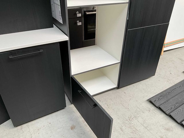 Nobilia toronto eiken decor keukenopstelling met composiet blad - afbeelding 13 van  14