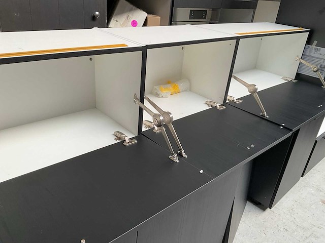 Nobilia toronto eiken decor keukenopstelling met composiet blad - afbeelding 3 van  11