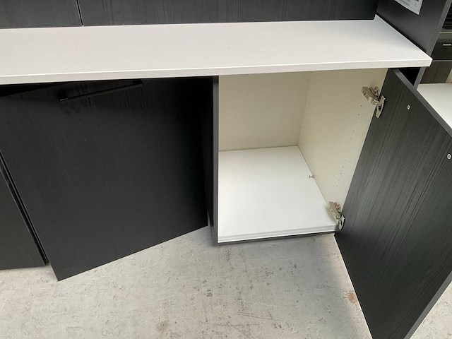 Nobilia toronto eiken decor keukenopstelling met composiet blad - afbeelding 8 van  11