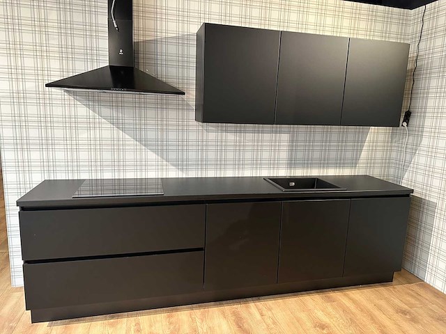 Nobilia touch supermat zwart parallel keuken - afbeelding 22 van  27