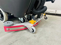 Noblelift - 2024 - nb530 - schrob- zuigmachine - afbeelding 5 van  7